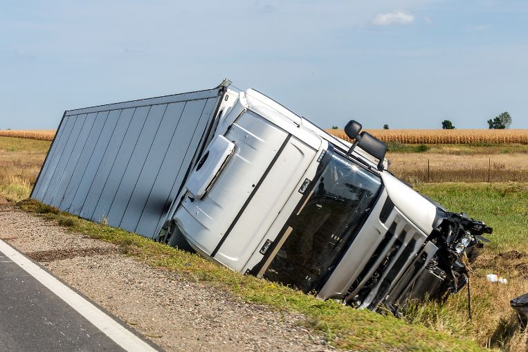 cuales son las causas mas comunes de los accidentes de camiones